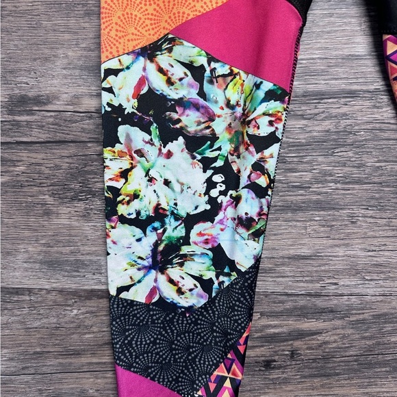 Reebok Colorful Patterned Floral Leggings - Picture 7 of 9